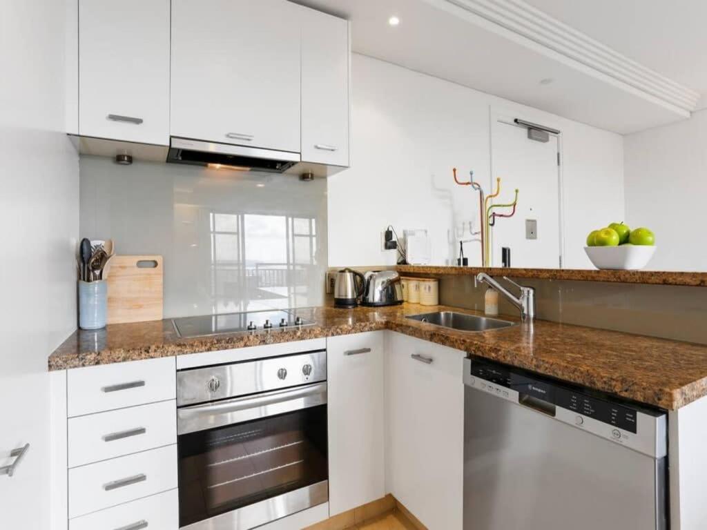 Bright One Bedroom Beauty With Balcony And Unbeatable Views Auckland Eksteriør bilde