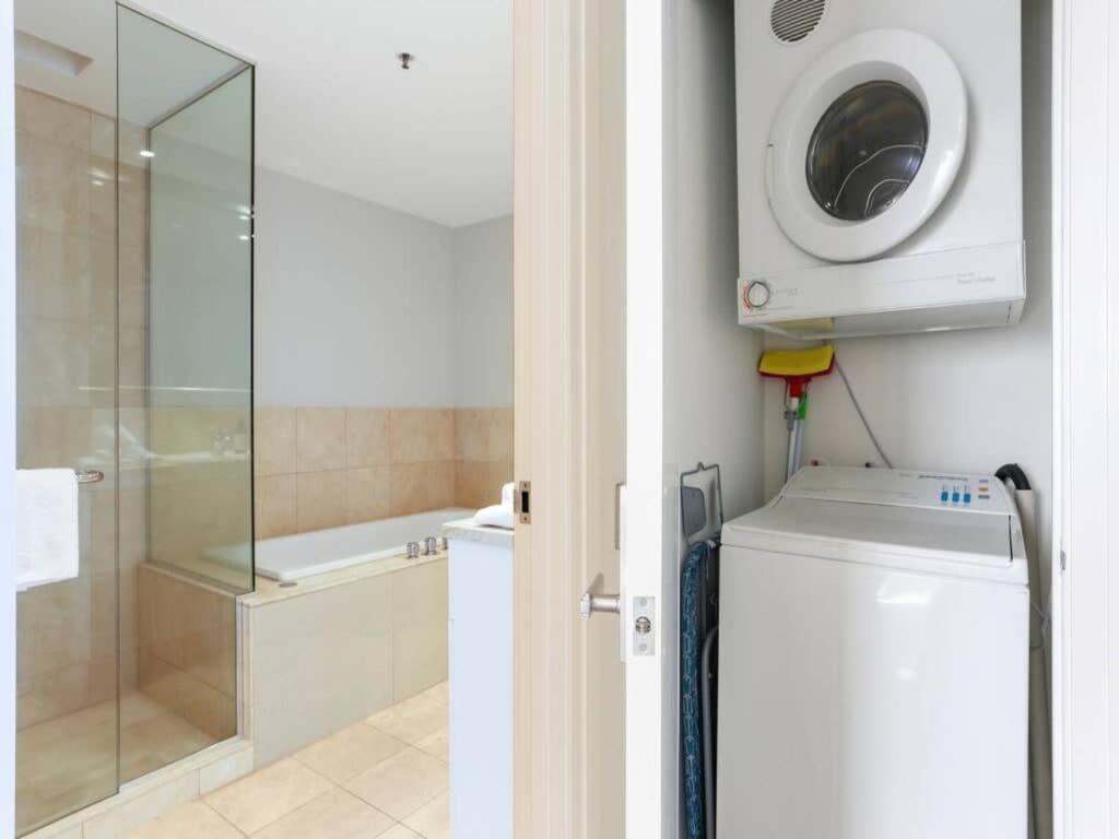 Bright One Bedroom Beauty With Balcony And Unbeatable Views Auckland Eksteriør bilde