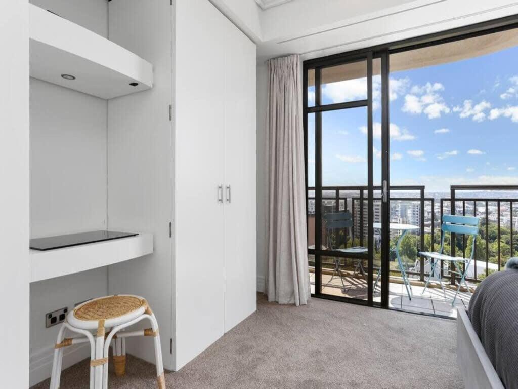 Bright One Bedroom Beauty With Balcony And Unbeatable Views Auckland Eksteriør bilde